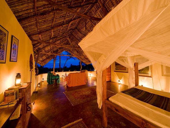 Nkwichi Lodge - bedroom 2